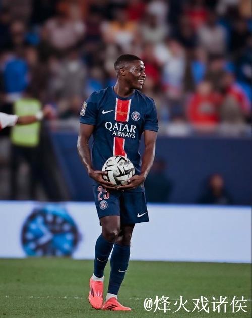 努诺-门德斯:状态良好,期待下场欧冠表现 努诺-门德斯:状态良好,期待下场欧冠表现