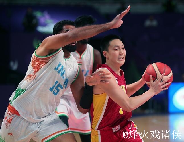 胡明轩与赵嘉义同砍17分 中国男篮100-69狂胜印度