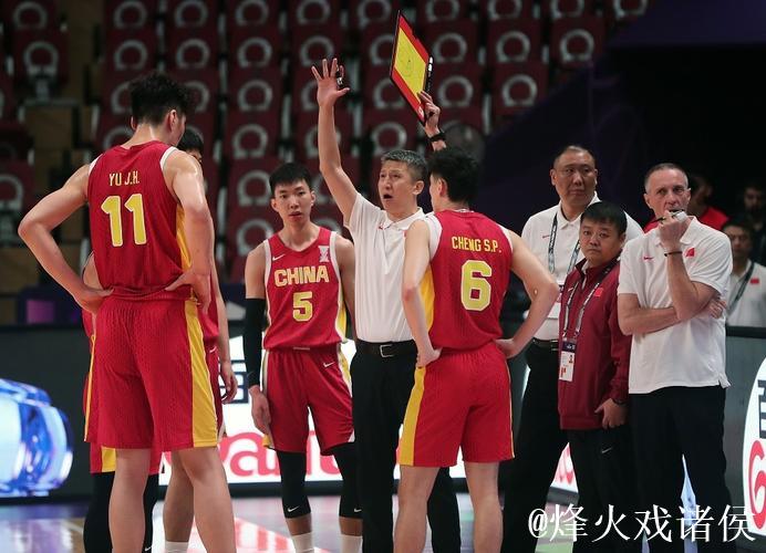 胡明轩与赵嘉义同砍17分 中国男篮100-69狂胜印度